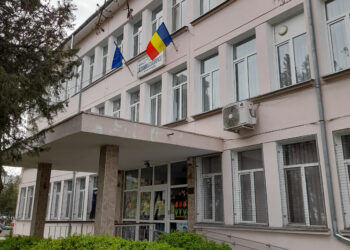 Vrei să fii director de școală? Uite ce te așteaptă!