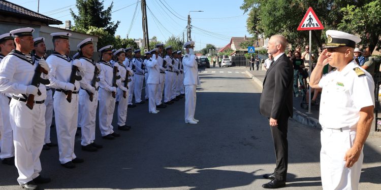 Ziua Eroilor Marinari, omagiată la Cimitirul Eroilor din municipiu