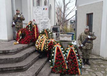 Ceremonial militar și religios la Monumentul Eroilor Revoluției din municipiu