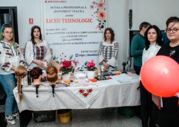 Caravana „Start în carieră” a debutat la Tulcea