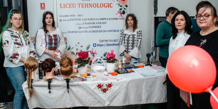 Caravana „Start în carieră” a debutat la Tulcea