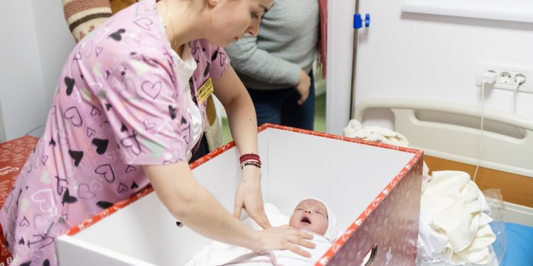 Cutia Bebelușului ajunge la alte 250 de mame cu nou-născuți din județul Tulcea