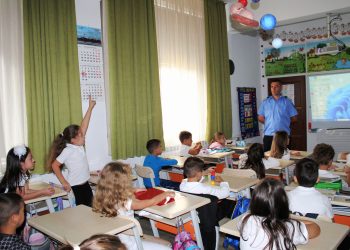 Elevii, învățați de mici cum să reacționeze când sunt jigniți sau provocați