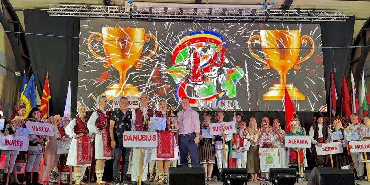 Trofeul festivalului „Peștișorul de Aur” 2025… rămâne în Tulcea pentru ansamblul „Danubius”