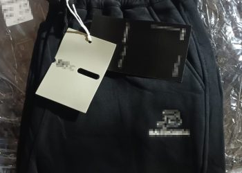 Contrabandă cu pantaloni descoperită în Vama Isaccea