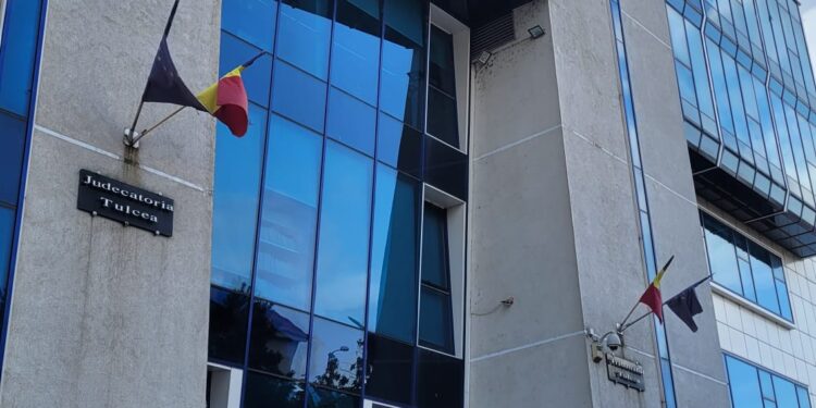 „Vecina” gălățeancă ce înșela vârstnici tulceni cu pește și găini a fost trimisă în instanță