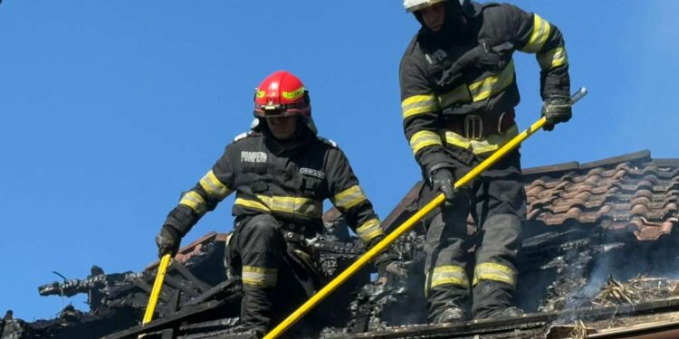 Incendiu la o casă în Murighiol