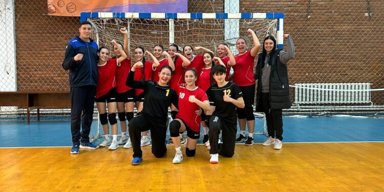 Handbal fete, junioare II/  CSS Tulcea- CS Victoria Țăndărei 42- 39