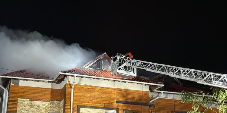 Foc la o pensiune din Mahmudia