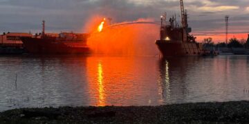 Intervin și ucrainenii la stingere. Sătenii din Ceatalchioi sunt aduși acasă