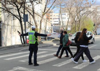 Controale pe șosele, acțiuni preventive în școli