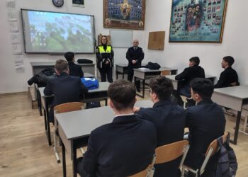 Polițiștii au predat lecții de prevenire la Liceul Agricol și Seminarul Teologic din Tulcea