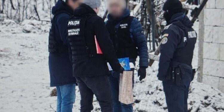Înșelăciunile prin „Accidentul” erau dirijate din penitenciar. Percheziții acasă la bănuiți în Brașov, Suceava și Galați