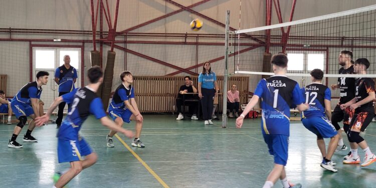Volei masculin, turneu semifinal, U19/ CSS Tulcea- opțiune serioasă pentru turneul final
