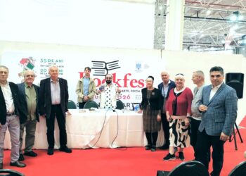 Talentatul poet Constantin Stamate, aplaudat la Bookfest