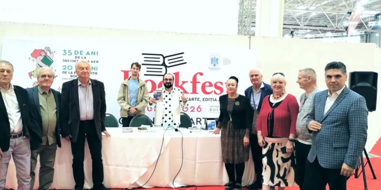 Talentatul poet Constantin Stamate, aplaudat la Bookfest