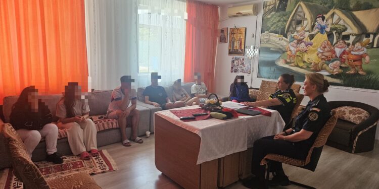 Muncă de prevenție a polițiștilor la Centrul de Tip Familial din Sâmbăta Nouă