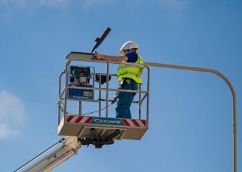 Municipiul Tulcea reduce consumul de energie fără întreruperea totală a iluminatului public