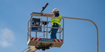 Municipiul Tulcea reduce consumul de energie fără întreruperea totală a iluminatului public