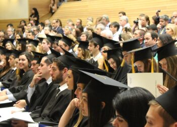 Din toamnă, se măresc considerabil taxele pentru studenți