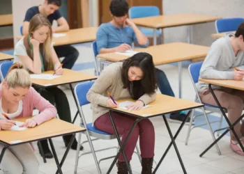 Se schimbă Regulamentul olimpiadelor și concursurilor școlare. Calificarea la faza națională, cu 50% mai dificil