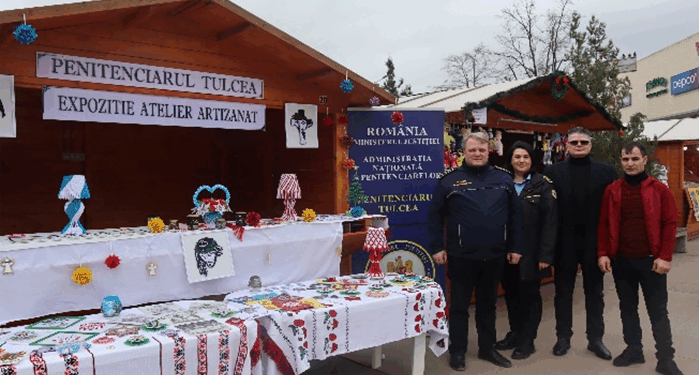 Hai, liberare!/ Deținuții talentați expun la Târgul de Crăciun din Tulcea