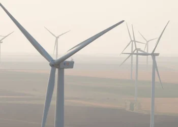 Văcăreni dă lovitura/ Al doilea parc eolian mare la noi în țară se amplasează pe dealurile comunei