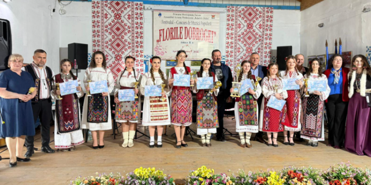 Marele Premiu și Trofeul Festivalului-Concurs „Florile Dobrogei”, câștigate de Rebeca Iuliana Moraru, din Enisala