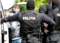 Cinci tineri traficanți de droguri au fost arestați după controale la domiciliu