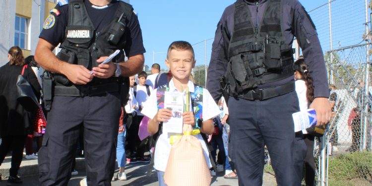 În noul an școlar jandarmii au în responsabilitate 10 școli din municipiu