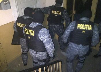 Percheziții domiciliare la patronii certați cu Fiscul