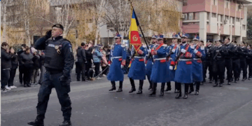 Ziua Națională a României/ Depuneri de coroane și paradă militară la Tulcea