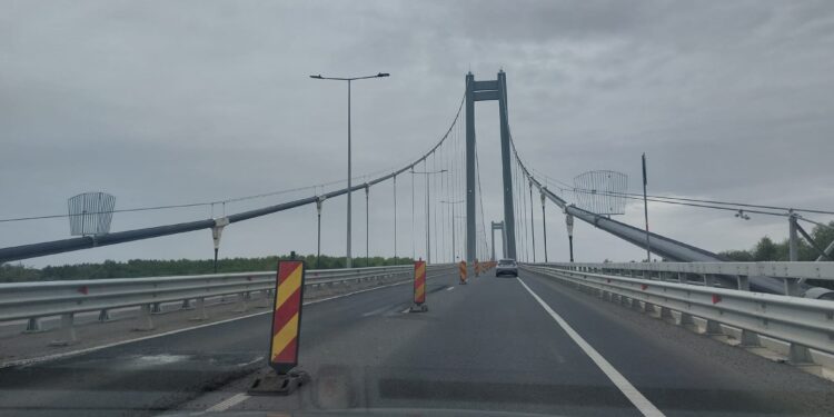 Atenție, șoferi! A fost deviată temporar circulația în zona Podului de la Brăila